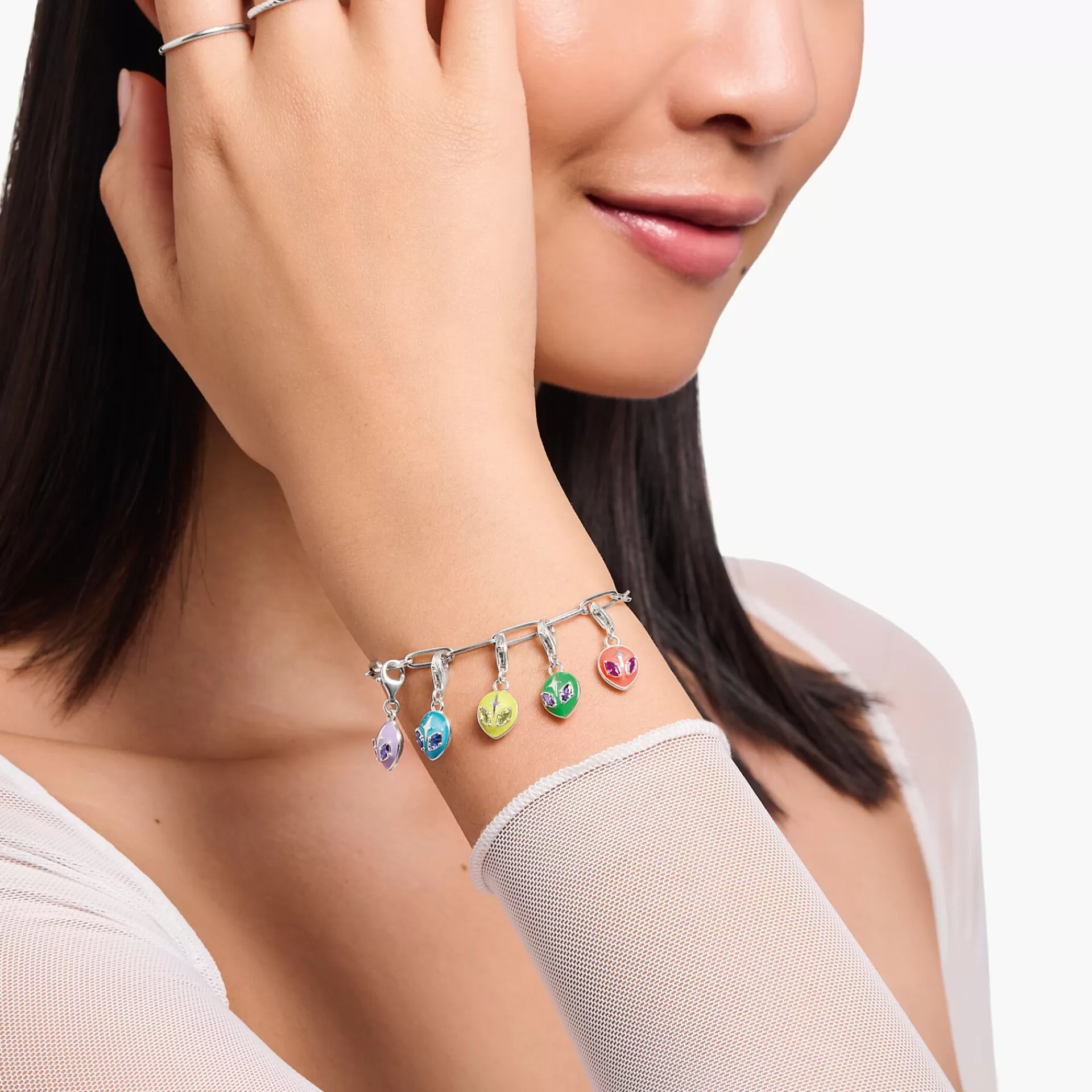 THOMAS SABO Charms | Charms<CHARM-H&AUML;NGSMYCKE ALIENHUVUD MED GR&OUML;N KALLEMALJ OCH STENAR SILVER violett, silverfargad, grön