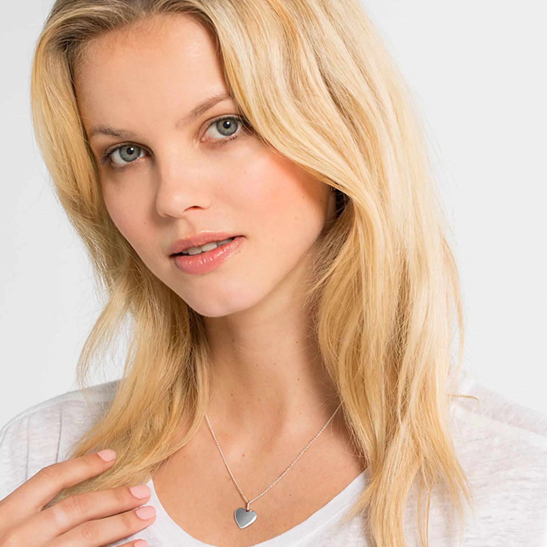 THOMAS SABO Hängsmycken | Återvunnet 925 silver<H&AUML;NGSMYCKE HJ&AUML;RTA LITET SILVER silverfargad